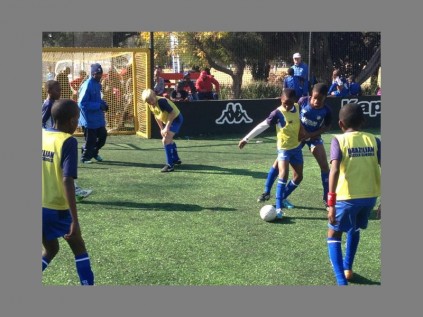 Joga bonita... The undergraduates of the school at play.