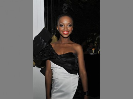 Singer Nandi Mgoma is wearing Gugulam.