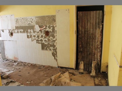 Dilapidated... This house has become a crime hotspot.