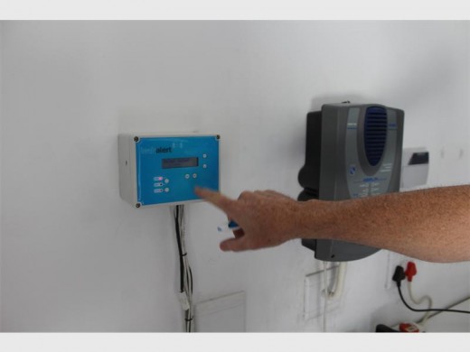 The simple plug-in unit controls valves that shut off your water supply when it detects a leak.